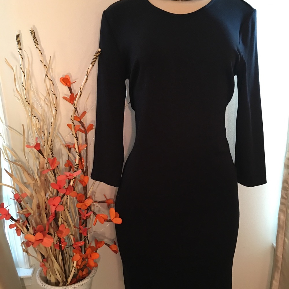 Sexy, 3/4 sleeve knit “little black dress”  Sz M